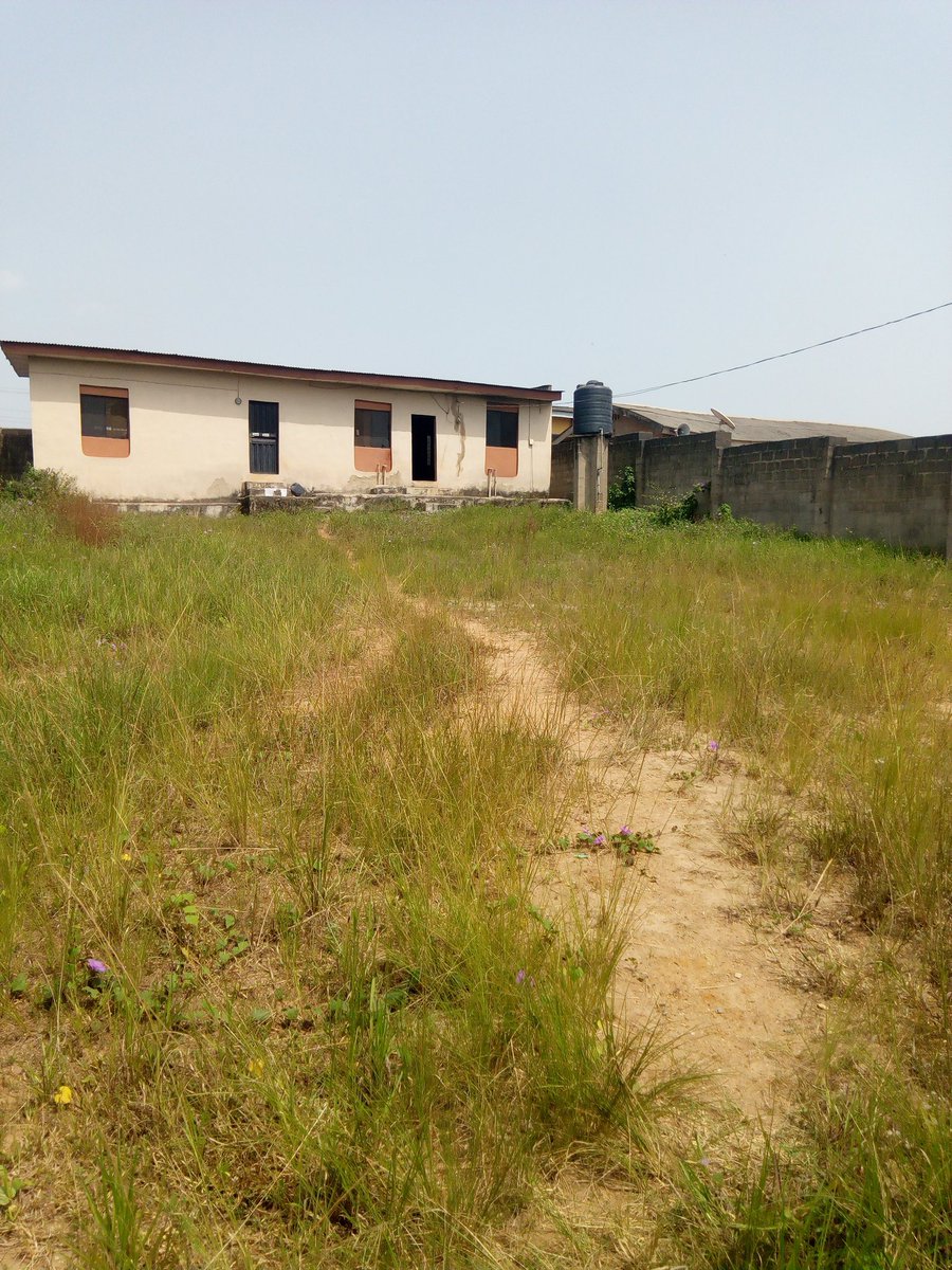 bisisalami1's tweet photo. Don't miss this Amazing offer
Outright Sale 
2 self contain on a full plot of land on Isawo Road, Ikorodu
With bole hole,Gated and fenced round
Price - N10million asking 
Title - Register Survey
Click on the link below for inspection booking 
https://t.co/nEzG5lW0ef https://t.co/3KSRfV1oef