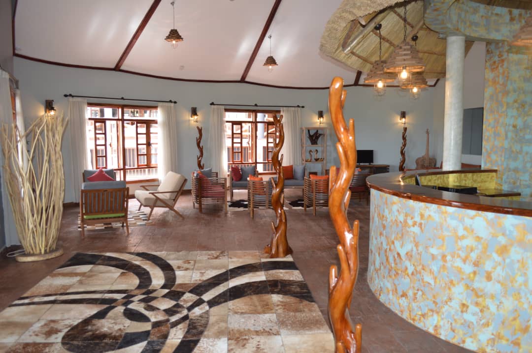 mozesmutungi256's tweet photo. Today am crushing on the lounge area at @emburara, a touch of culture, luxury and freshness. ##VisitEmburara #VisitUganda #LifeOnTheFarm https://t.co/qSlvDQR4Gn