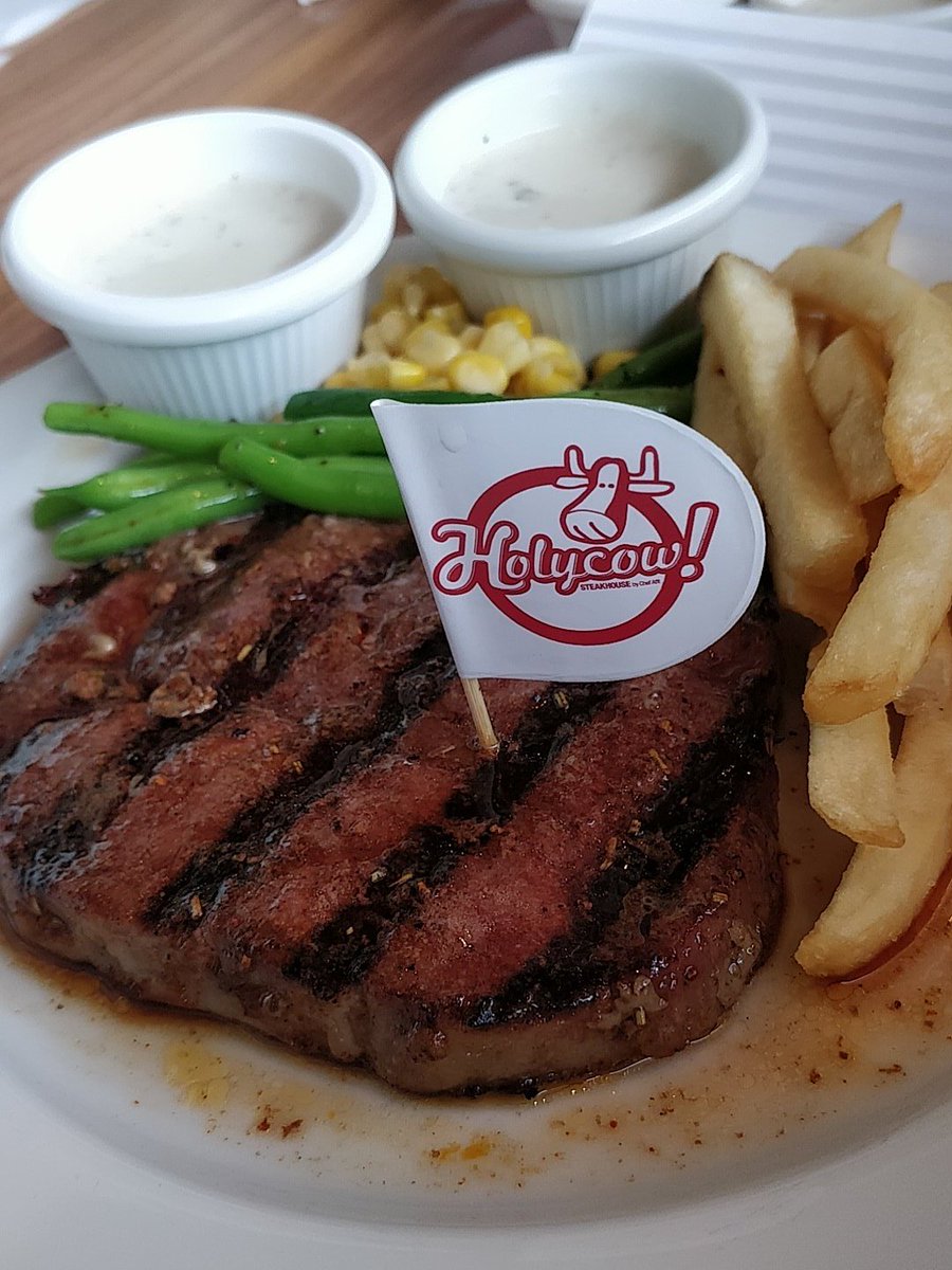 Preschita's tweet photo. #campkalimalang @steakholycow  amazingly tuesday https://t.co/yyBrDToX50