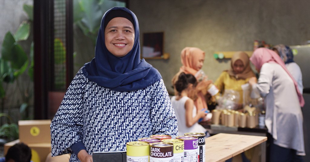 We’re working to build a more accessible, useful and safer internet in Indonesia so that people like baker Rina can take a bigger bite of the internet economy → http://goo.gl/X6YvyF #GoogleforID 🇮🇩