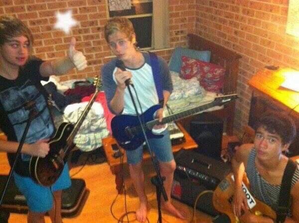 I’m really in my feels about this photo.
This was in my bedroom in 2011.
We were practicing 5-6 times a week after school in Sydney - Ashton