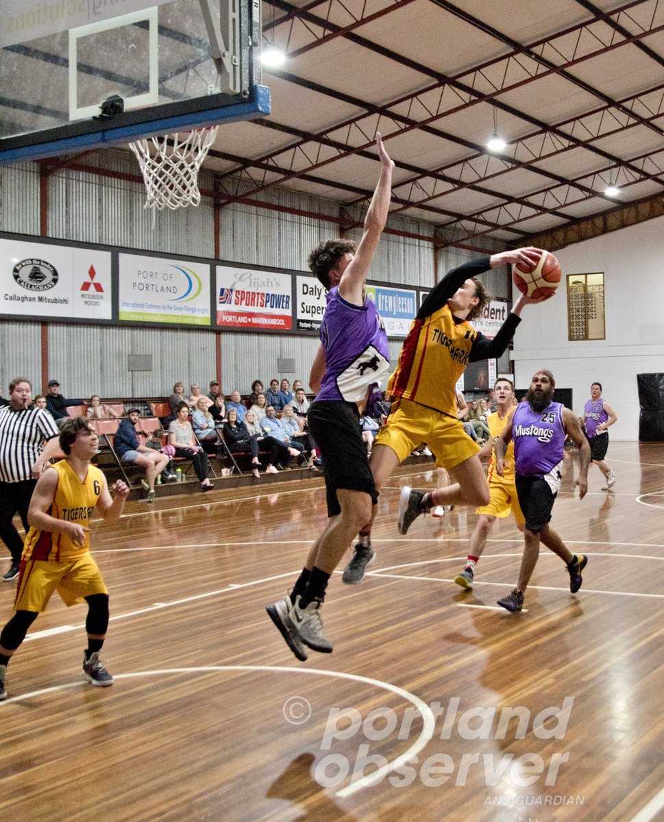 portland observer (@theobserver3305) on Twitter photo Saunders’ devastating shooting secures flag (bit.ly/2PiVvhB) #ObbySport <a href="/Basketball_Vic/">Basketball Victoria</a> Saunders’ devastating shooting secures flag (bit.ly/2PiVvhB) #ObbySport <a href="/Basketball_Vic/">Basketball Victoria</a>