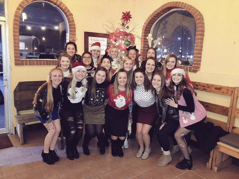 ASA_AlphaBeta's tweet photo. getting through finals week by celebrating the holidays early🎄 https://t.co/bDZ9FUokaG