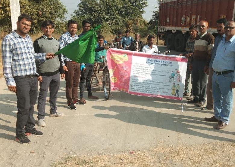 SveepD's tweet photo. दिव्यांग ट्राय साईकिल रेली
सामाजिक सुरक्षा अधिकारी आसपुर हेमन्त जी पाटीदार  सरगम सप्ताह अन्तर्गत दिव्यांग ट्राय साईकिल रेली को हरी झण्डी दिखा रवाना किया।
BDO sb @ सीमलवाडा 
SDM sb @ सागवाडा़ https://t.co/8FS76gbJkA