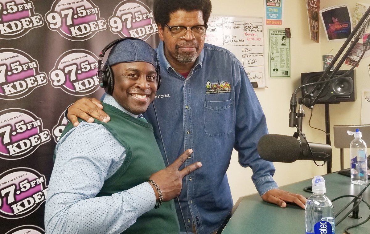 MrMentorSteve's tweet photo. Nothing but @CARES_Mentoring - @BMAchievement love, gearing up for January's National Mentoring Month and more in Sacramento. @InnovBrdg @MarcusLStrother @mommafox2000 @GetRadiant
#WellnessMentoring #FocusGroup
#BMAHealthandHealing #LoveOurChildren #I80fam #SCUSD #Clergy https://t.co/aSp4tXp7N2