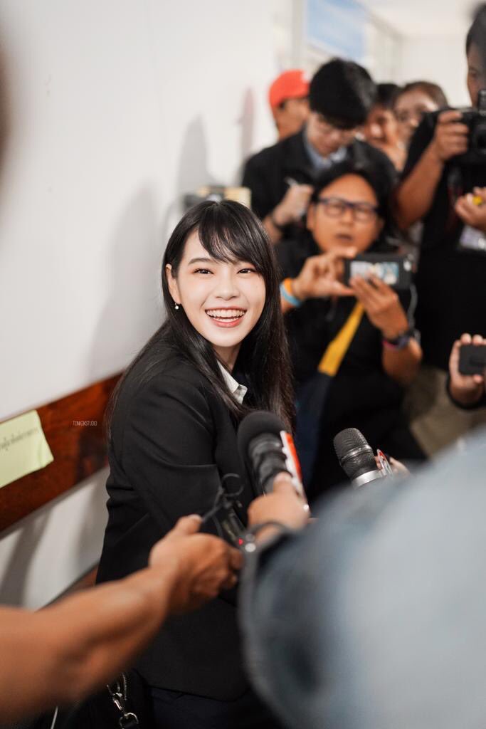 JoyNY12's tweet photo. เห็นข่าวละมันทำงานไม่รู้เรื่อง!! เครียด!! เวลาเครียดก็มักจะใช้เงินแก้ปัญหาทุกครั้ง อะ...! ครั้งนี้ก็เหมือนกัน 
มาจ้า เร่เข้ามา!!
 1รี=1บาท
 ❤️=1 บาท 
ปิดยอด 00.00 คืนนี้น้า 
#Cheristheone
#AllforCher
#cherprangbnk48 ปล.คืนรอยยิ้มนี้ให้เฌอปราง >< https://t.co/cS3nFwpP24