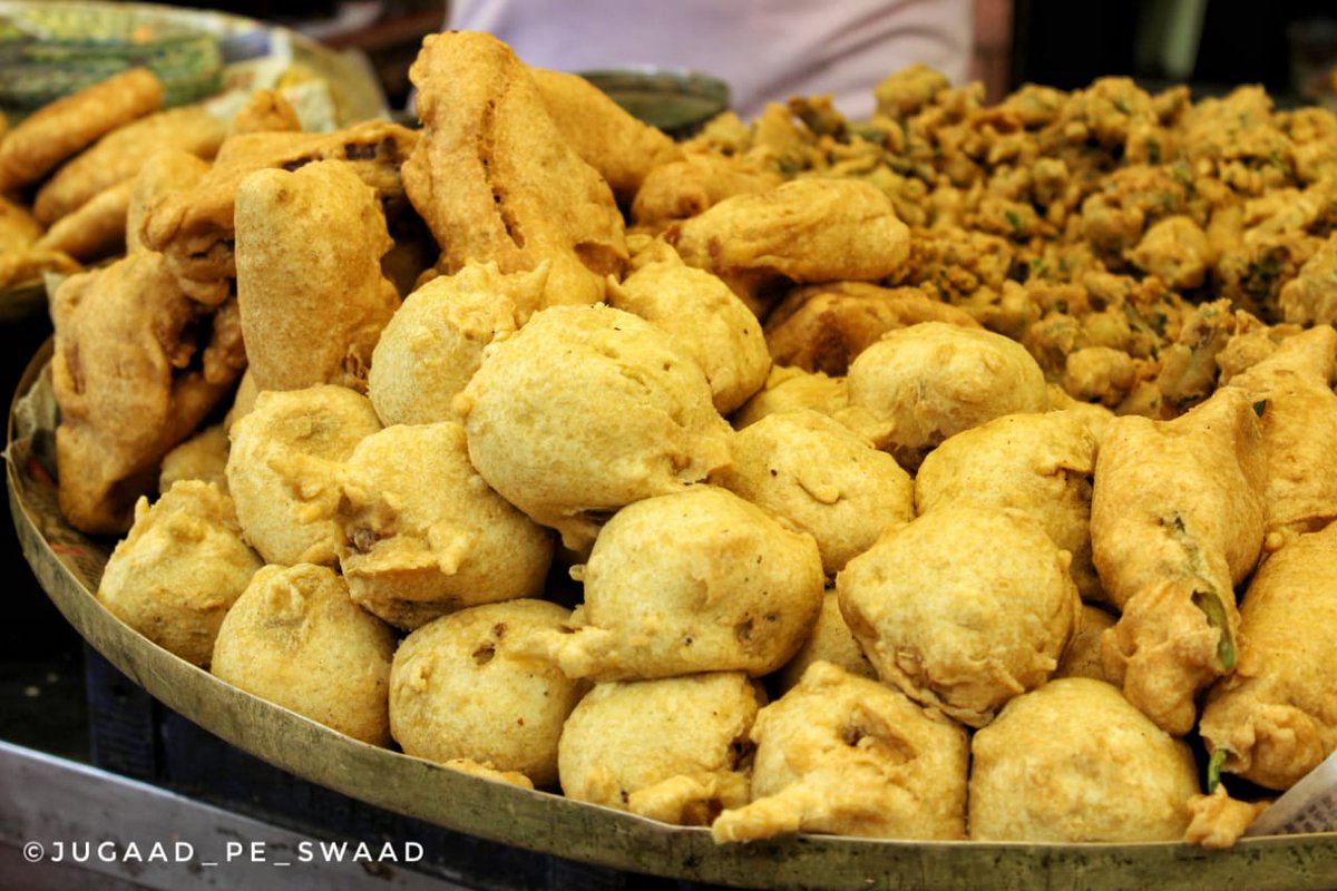 Bhajiya bhajiya and more bhajiya!

That was our breakfast the whole Rajasthan trip. Having heard so much about the street food in Jaipur, we went crazy at every food stall and to qoute Pranjal himself "wanted to eat the whole city"
Follow @jugaad_pe_swaad for more #jugaadpeswaad