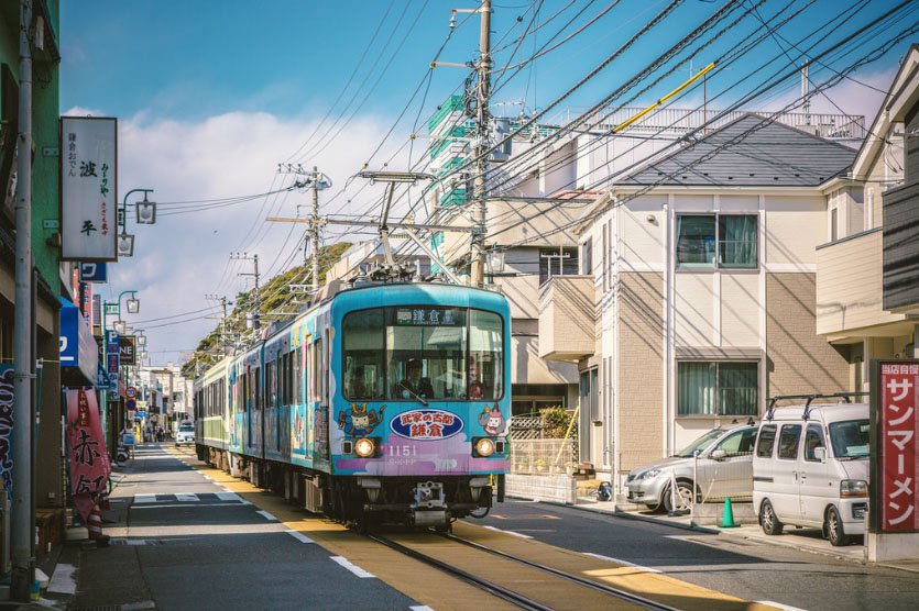 Starting low tech means not investing in expensive to maintain, complex technical systems prone to breaking down: slow running trains on narrow streets means that it will make the city fractal: creating many stops, many points of interactions. It can run on streets or alleys.