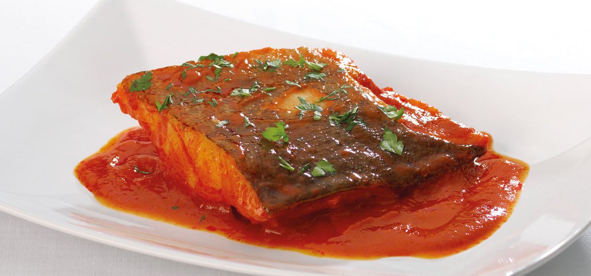 visitbiscay's tweet photo. 🍽Out of necessity or by chance, our ancestors tried out and cooked a huge number of recipes, which have become the essence of traditional Basque cuisine

 👉https://t.co/cLyefjSX8c 

 #visitBiscay #culinarynation https://t.co/ojvFTgpUwa