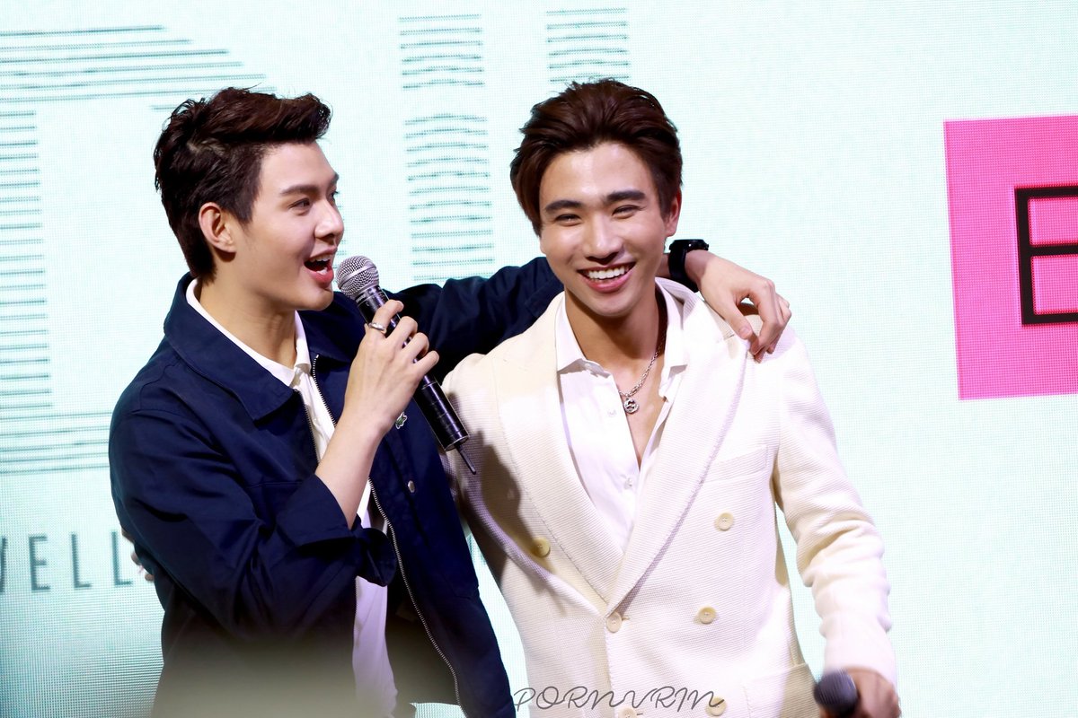 pornvrin's tweet photo. [เก็บตกงาน DiiThailand]

สงสารน้องโดนอำตลอดอะ 🤣

@Saint_sup #Saint_sup 
#MingEr #เซ้นต์หนูน้อยร้อยเรื่องเล่า
@perthppe #รอยยิ้มของชูครีม 
#perthppe #PerthTanapon 
#perthsaint 
#ebdii #diinista 
#diithailand 
#PerthSaintDiiThailand https://t.co/BhpI3zdzDn