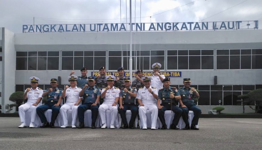 HQ Western Fleet (@mpa_barat) on Twitter photo OP #PATKORMALINDO142 membuka tirai di Belawan, Indonesia. Eksesais bilateral yg terlaksana selama 15 hari ini akan memperkukuh kerjasama maritim <a href="/tldm_rasmi/">Royal Malaysian Navy</a> dan <a href="/_TNIAL_/">TNI Angkatan Laut</a> .
#NavyNews OP #PATKORMALINDO142 membuka tirai di Belawan, Indonesia. Eksesais bilateral yg terlaksana selama 15 hari ini akan memperkukuh kerjasama maritim <a href="/tldm_rasmi/">Royal Malaysian Navy</a> dan <a href="/_TNIAL_/">TNI Angkatan Laut</a> .
#NavyNews