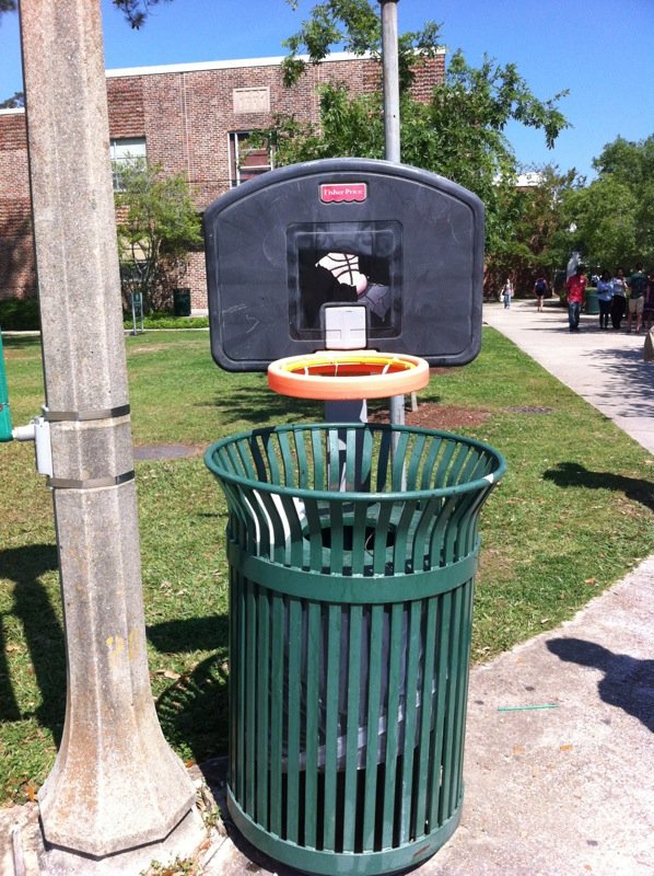 HumorousMuslim's tweet photo. Providing motivation to the 'educated' and 'cool' students to throw their trash at the 'right place'!

#education #thecoolkids #youth #modernization https://t.co/UT9pnlrxJi