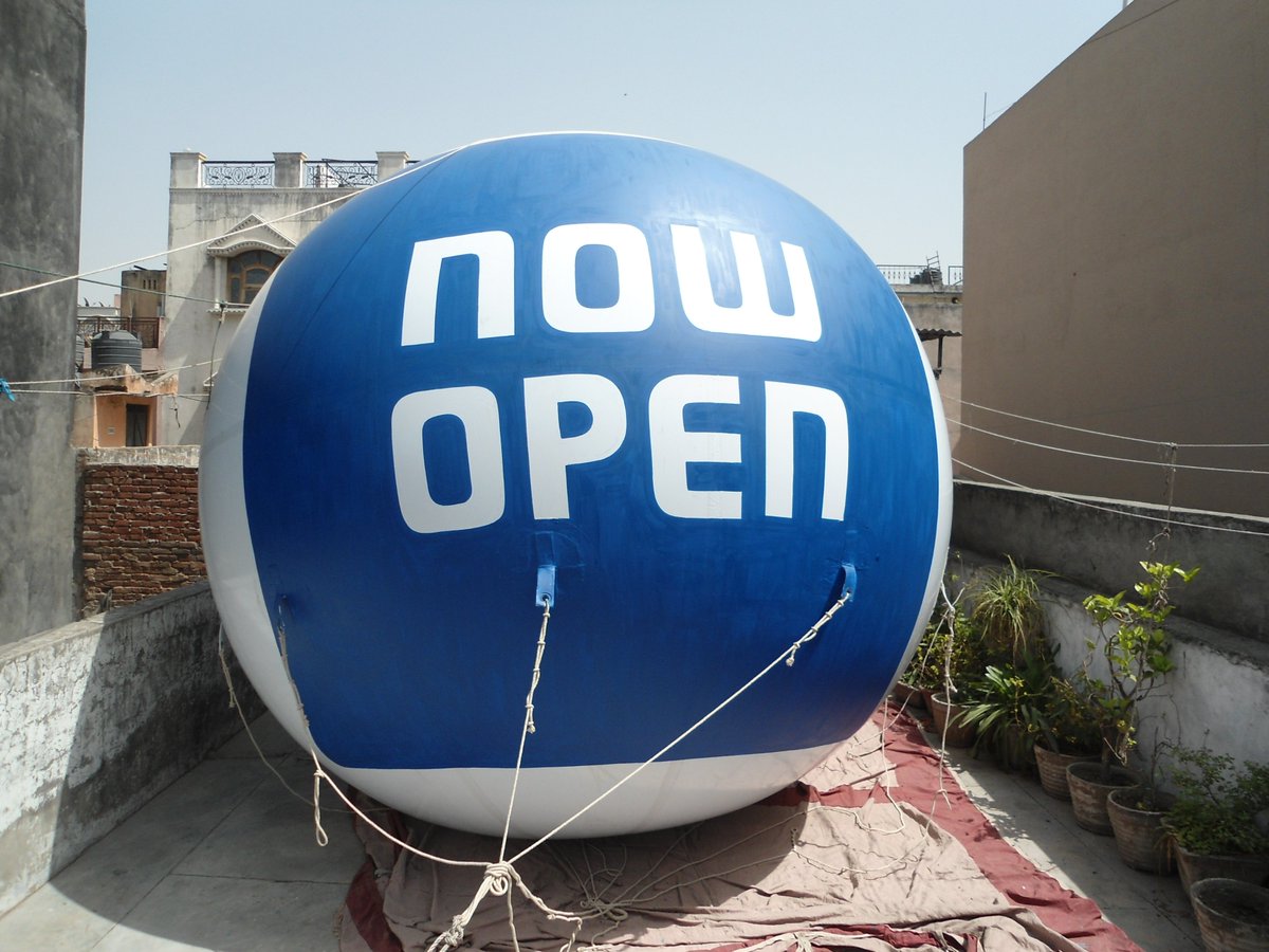 LInflatables's tweet image. Advertising Balloon..For more info visit...laxmiinflatables.nowfloats.com/advertising-ba…