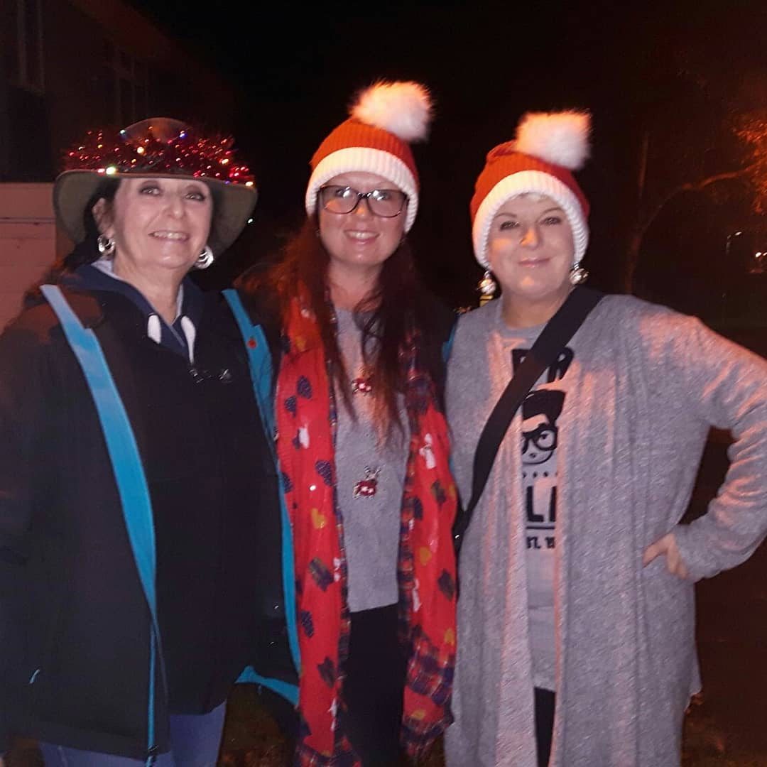LinneySharon's tweet image. Fabulous night at Whitecroft last night. £971.10 raised for @SARoundTable. Go to stalbansroundtable.org.uk for more info #StAlbans #Community #santafloat #santa #lovewhereyoulive ❤️🎅