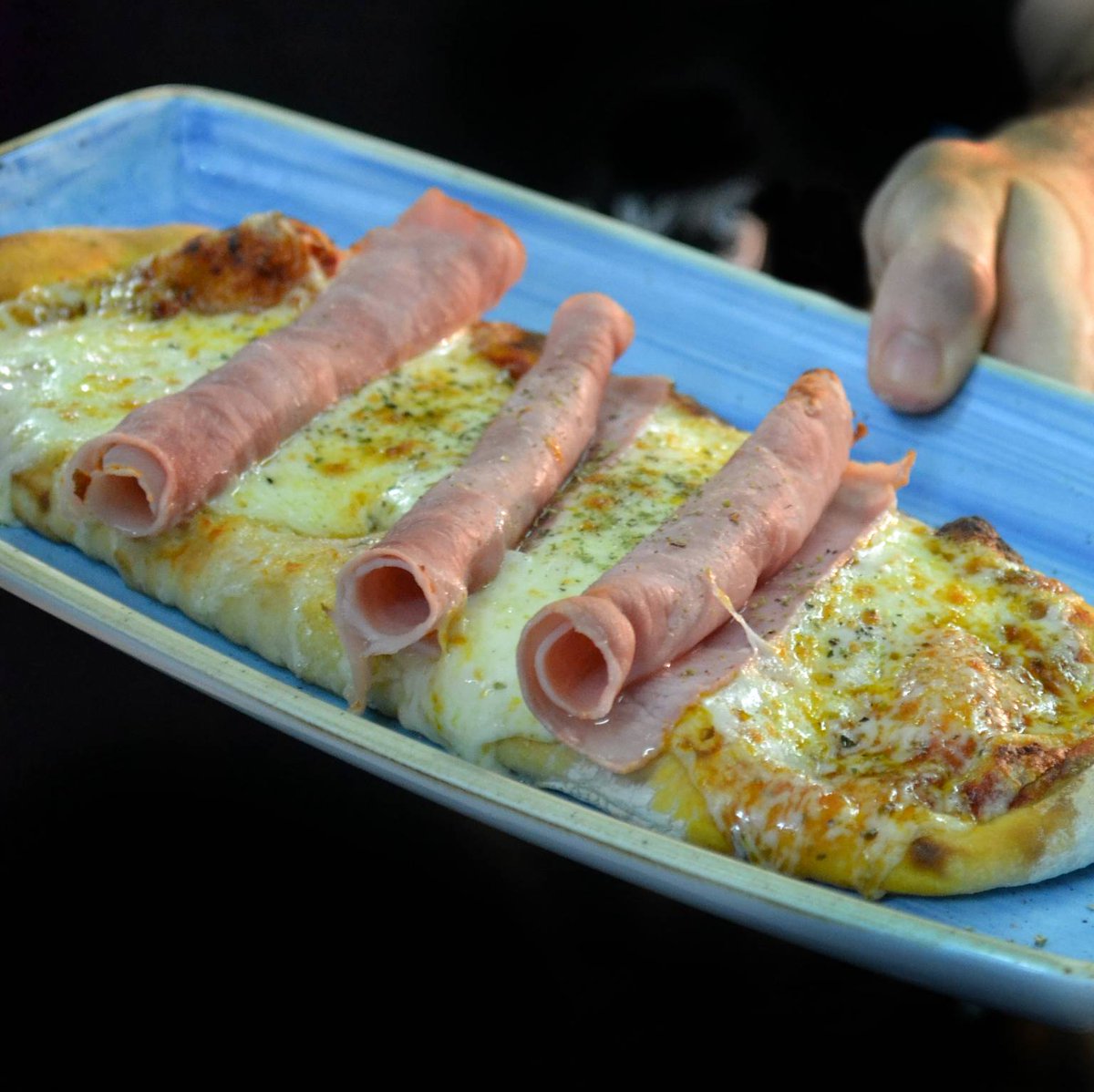 Una Prosciutto!? La pizzeta amb tomàquet  mozzarella i pernil dolç 🍕 #elquevulguisquanvulguis #Gironafood #pizza