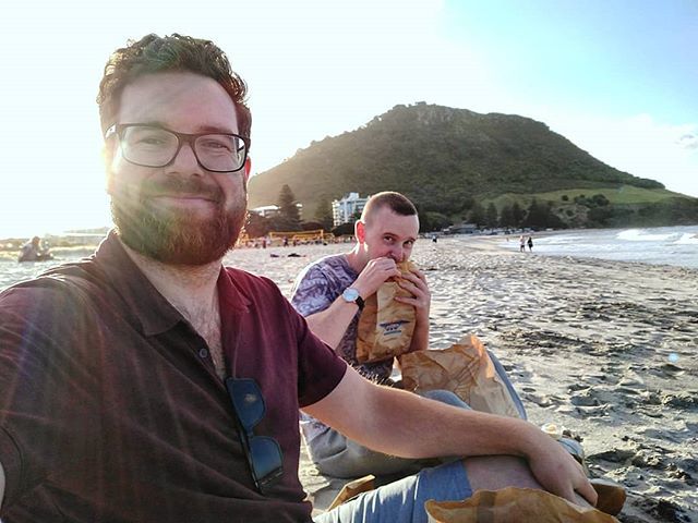 donnacha's tweet photo. Sibling pit stop at Mauao 🍔 #burgers #maunganui #ocrach #nz https://t.co/5z3oz9rz59