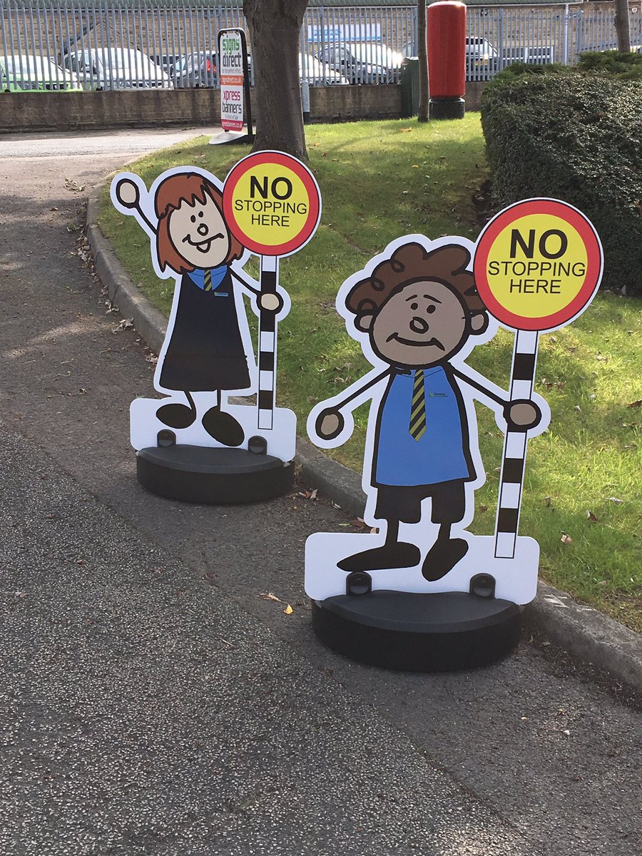 School_RdSafety's tweet photo. Tuesday’s #SaferSchoolRun tip
Don’t be tempted to park dangerously on #junctions #corners, #zigzags or #yellowlines if you do, you are endangering children’s lives by blocking the vision for both pedestrians and for oncoming traffic #Parksafely #CautionChildren #Roadsafety https://t.co/E6q4yV51wg