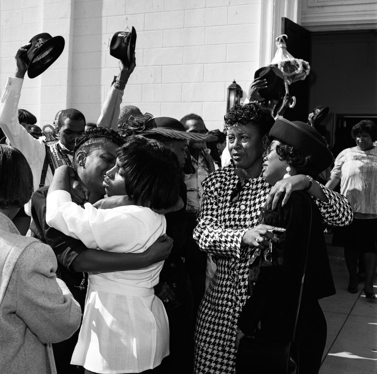 mixdevil66's tweet photo. With “#LibertyTheater,” her fifth monograph, the photographer #RosalindFoxSolomon revisits her uncanny excoriation of the great myths of the #South: https://t.co/dVbIQNE6df @NewYorker #photography https://t.co/LB6vLkAguX