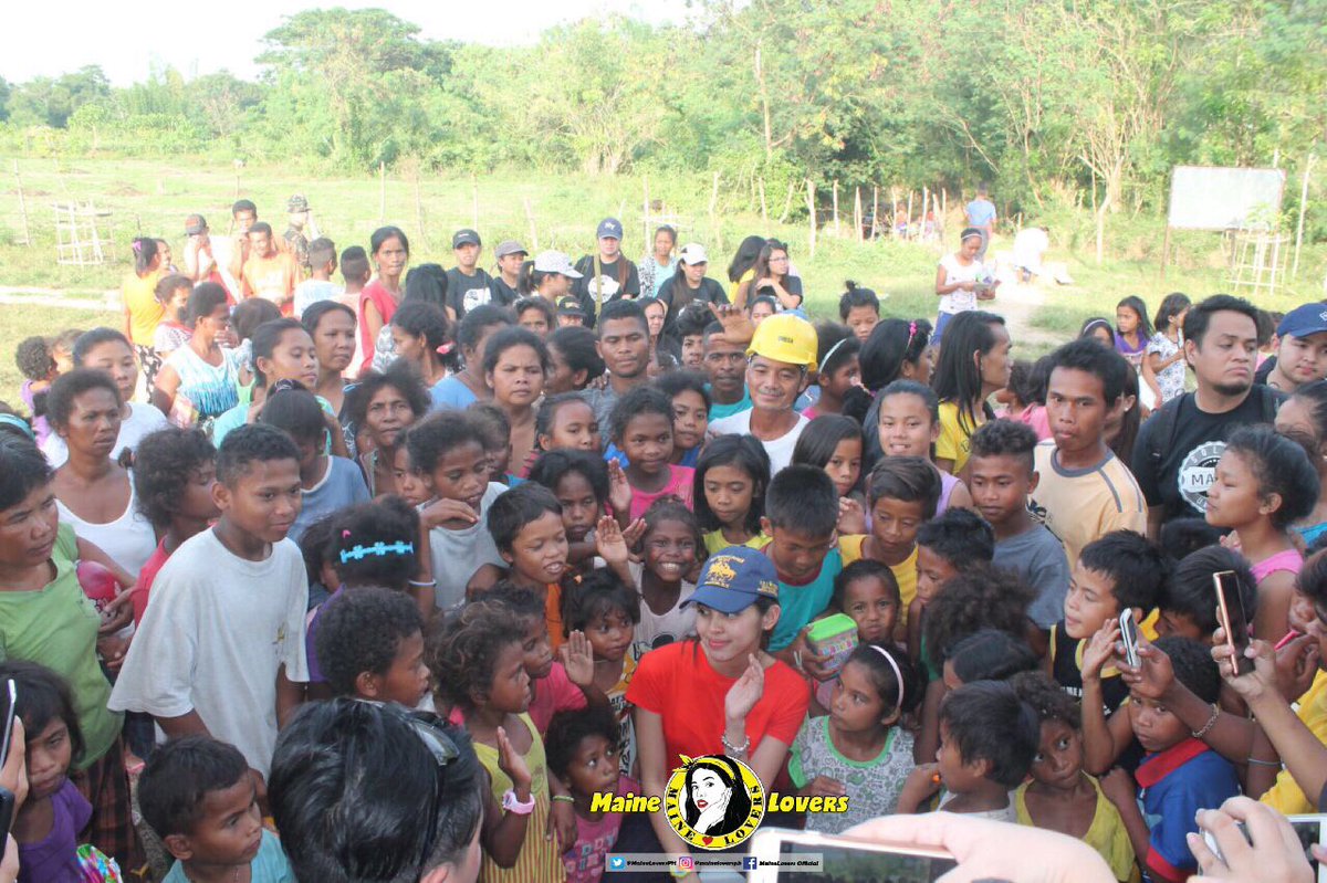 MaineLoversPH's tweet photo. Throwback: SMU Gift-Giving Project 🎁 (December 4, 2016)

@SMU_OFC @mainedcm 
#41stMainesary https://t.co/mfDkBWZuhM