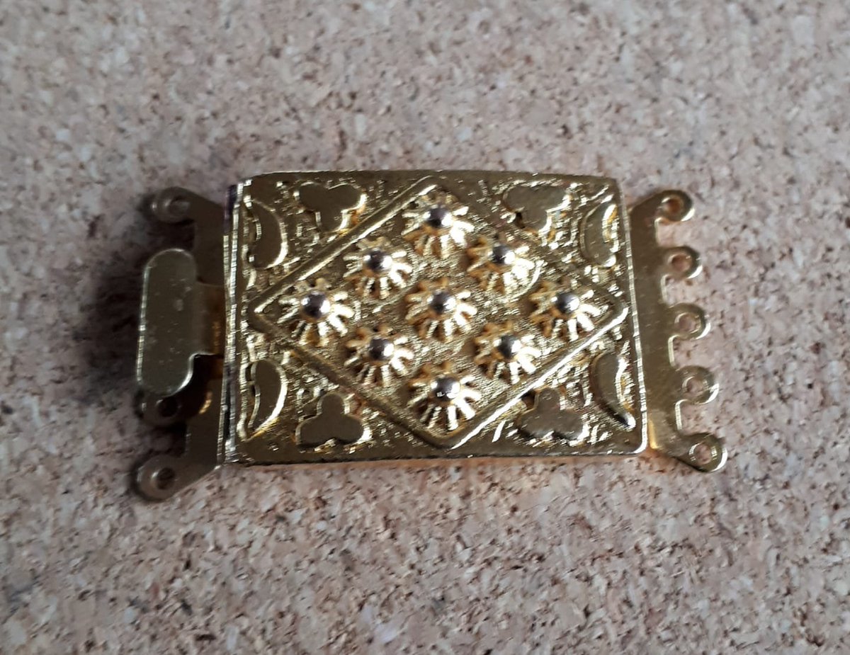 NIEUW, MOOIE VERGULDE SLUITINGEN