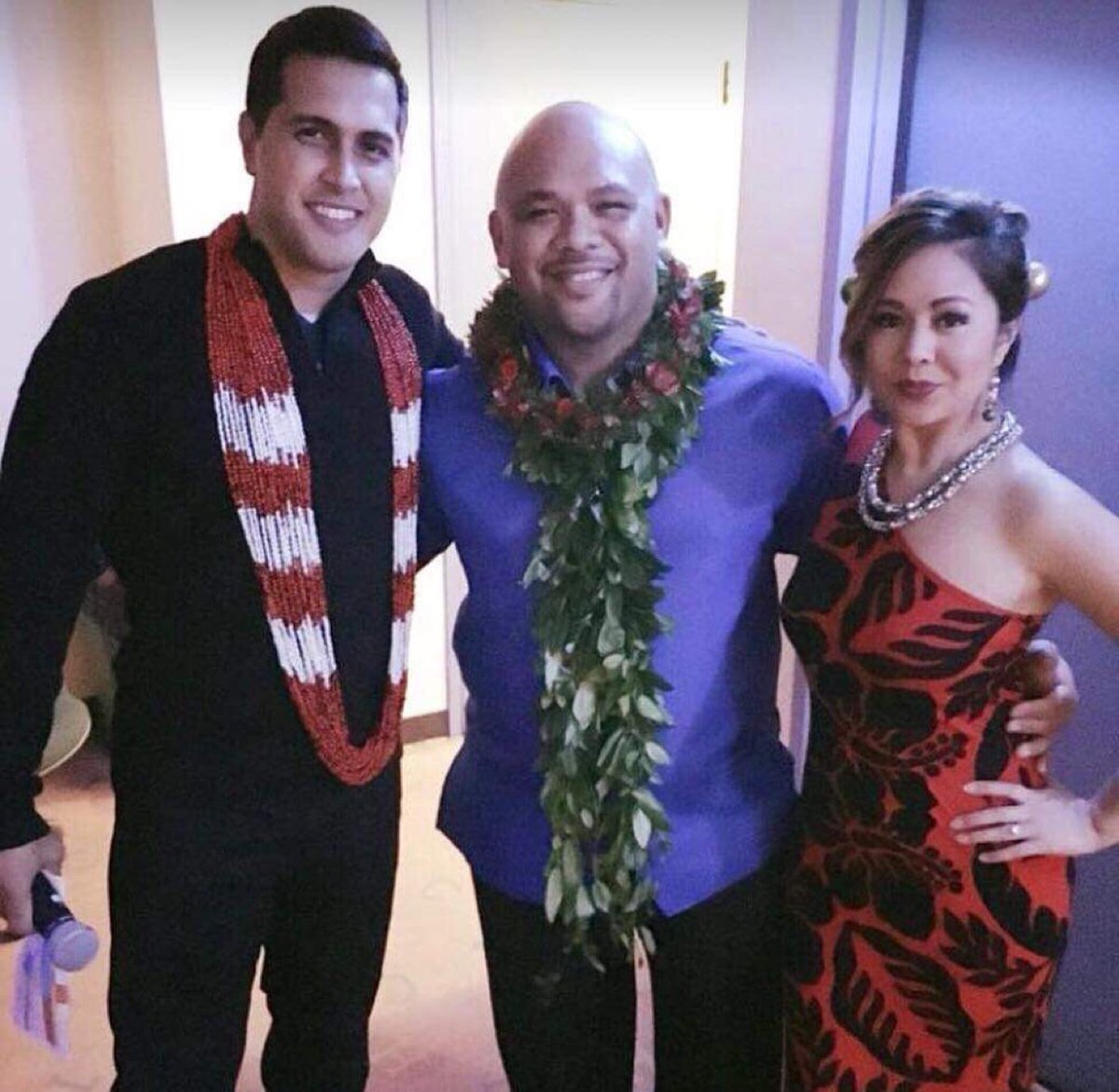 Kitv4 On Twitter Our Brenton Awa Moanike Ala Nabarro Revving Up For Kahelemusic Winter Wonderland On December 7 8 9 Hawaiitheatre Friday S Featured Guest Musician Mark Keali I Ho Omalu Head To Https T Co Qzqidespt3 Presented See scene descriptions, listen to previews, download some of mark keali'i ho'omalu's most popular songs include 'hawaiian roller coaster ride,' which was featured in the dancing with the stars. our brenton awa moanike ala nabarro