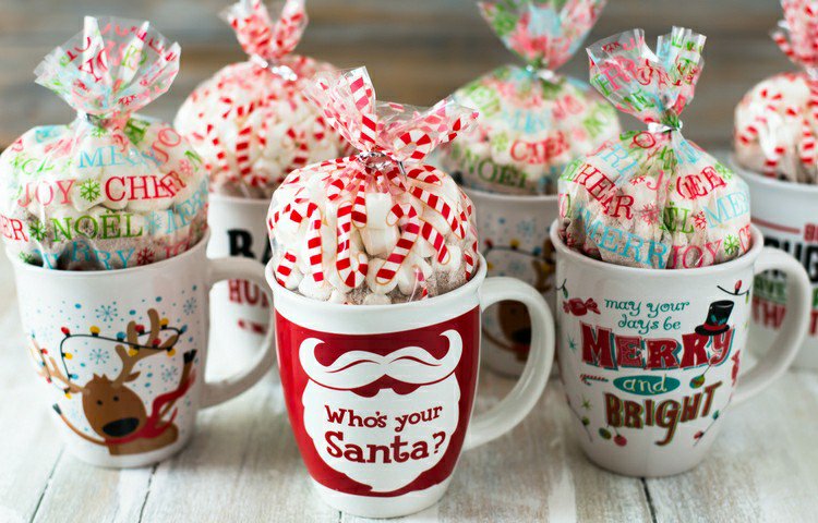 C_C_VINE's tweet photo. It doesn't matter if you've been naughty or nice, personalised caps are the ideal accessory for any Christmas get-together. #thoshhbranding  #brandedmugs #christmas # https://t.co/f9UAl9EIwz