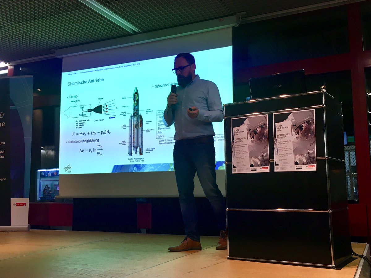 CaoilinnS's tweet photo. War ein cooler Abend gestern zu Dunkler Energie, Raketenantrieben, @HorizonsIss und mit @Explornaut Danke #geekscgn und @stbibkoeln! https://t.co/OavJRqFyfb
