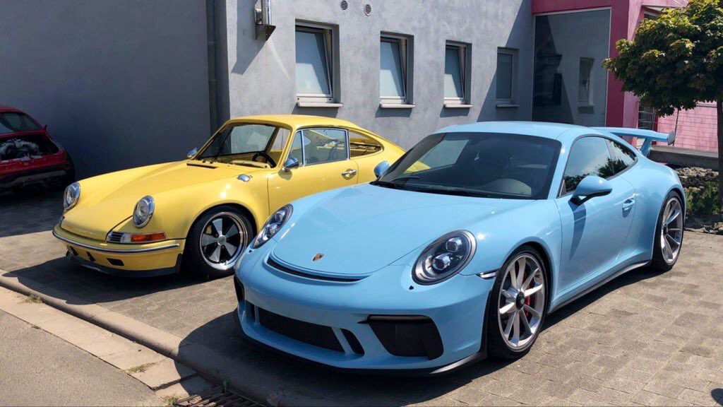 Porsche911UK's tweet photo. The #TuesdayChoice
Classic Yellow π
Or
Modern Blue π
πΈ @kaege via @neun11er https://t.co/QRmTBaMrJJ