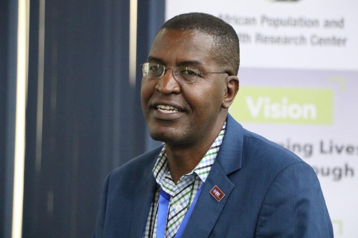 aphrc's tweet photo. Today @Profngure will guide @icipe participants in the Grants Proposal Writing Workshop how to conceptualize research ideas and ensuring a good fit. Later they will learn how to complete the non-research sections of proposal #Grantwriting #IamAPHRC https://t.co/XpmkH1i1rE