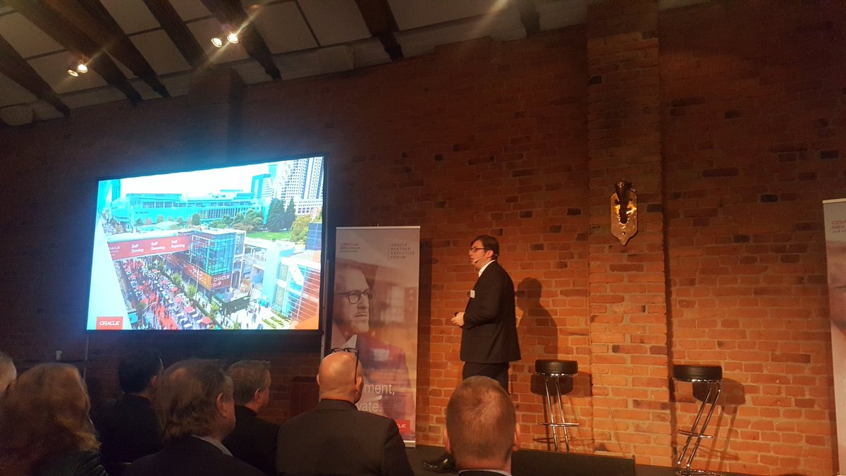 creinhol11's tweet photo. Oracle #partnerexecutiveforum during #cloudday in #Sweden, @fjtorres talking about Oracle partner strategy and key takeaway from #oow like innovation in 3 months term in #saas, new Oracle #oci and growing cloud migrations to #Oraclecloud @oracleemeaps @oraclehavovi https://t.co/ikqaQXbrj0