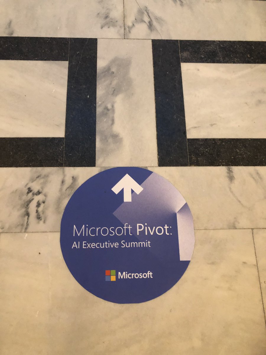 annastrom1's tweet image. Looking forward to a day of AI inspiration  #mspivot #wearedevelopers2018
