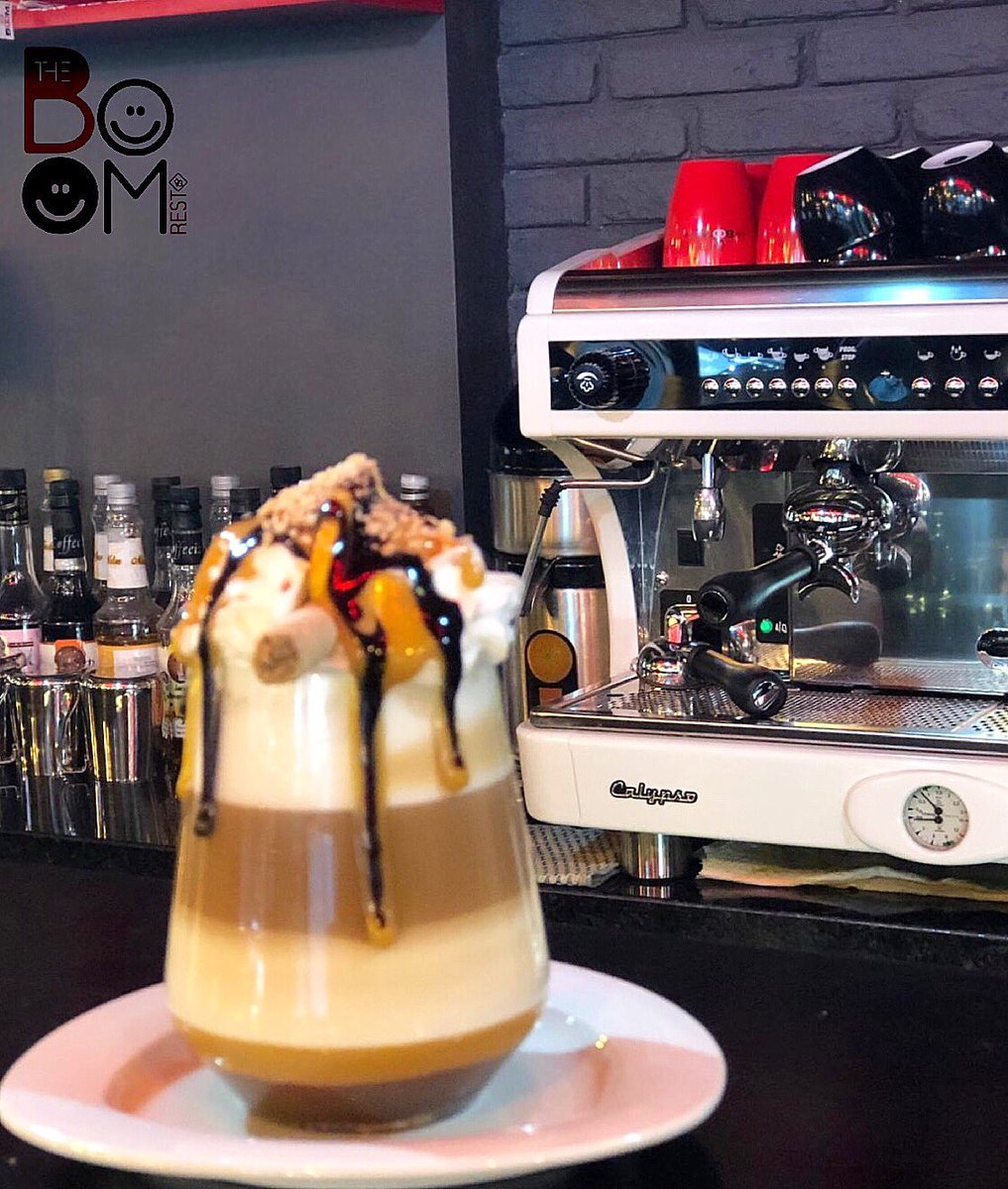 theboomrest's tweet photo. Çilek, muz, kahve ve akışkan çikolatasıyla 'Nutella Meyve Mocha'nın baş döndüren lezzetine tanık olmak için bekleniyorsun🍓🍌🍫☕️💣😋 
#NutellaMeyveMocha #TheBoomRest #nutella #kahve #coffee #cikolata #chocolate #tatli #dessert #meyve #cilek #strawberry #muz #banana #krema #cream https://t.co/olnRzciXfe