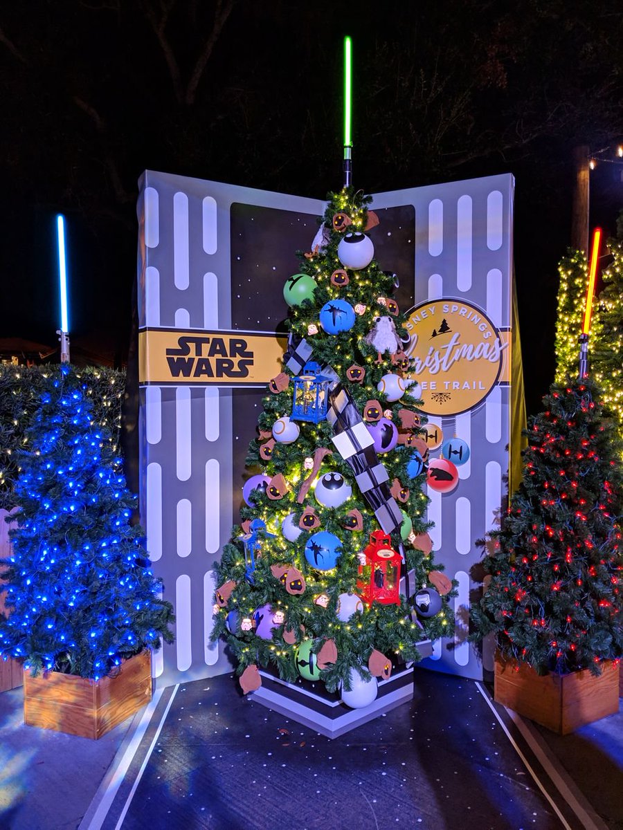 LucasReuling's tweet photo. I think this my favorite tree this year. I'm not even a huge Star Wars fan, but I think it looks awesome.
#EarMeEarMe #2ytc #Disney #WDW #WaltdisneyWorld #DisneyWorld #Disneypic #Disneysprings #magickingdom #epcot #animalkingdom #hollywoodstudios #Christmas #Christmastree https://t.co/kppJXzecHC