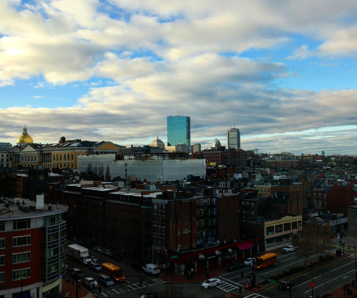 MGHClayCenter's tweet photo. Taking a morning break to take in the sky & clouds. We encourage you to do the same. ๐ค๏ธโ๏ธ ๐
#TuesdayMotivation #TuesdayMorning #bostonscenes #clouds #Mindfulness #HealthyMinds #100DaysofHealthyMinds https://t.co/BY5IB509Ky