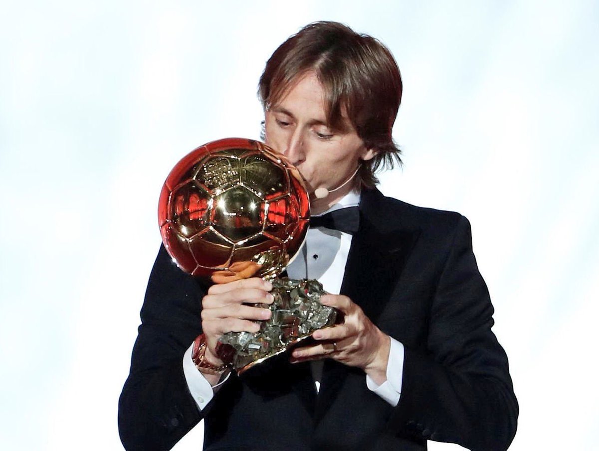 meliamadrid's tweet photo. 😘 #Congratulations #ballondor2018 👑 @lukamodric10 https://t.co/jfJr9uJZWd