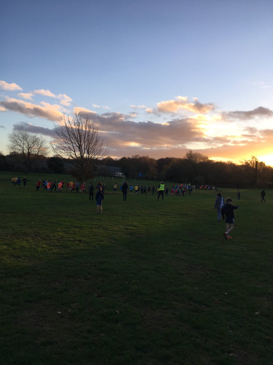_Ludgrove's tweet photo. We were really pleased that the Thames Valley Running League could use our grounds on Friday afternoon for their Wokingham primary schools cross country event. #runningatdusk https://t.co/vplbVH26NX