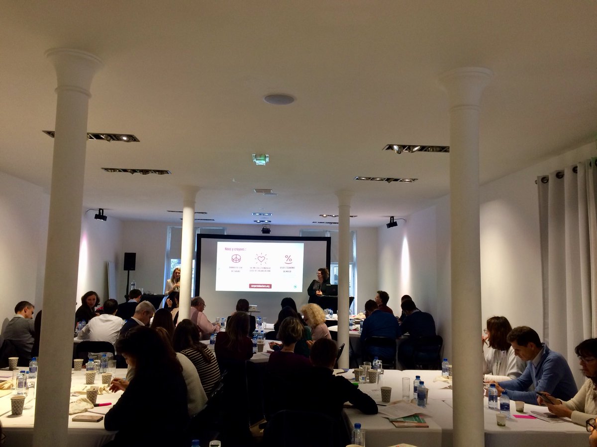 _MarionAubry's tweet photo. #pim2018 : on se remet en énergie avec @sibueta et @SegoGttn nos @CorpoHackers et on passe à l’action le workshop « comment créer un environnement de travail inspirant et stimulant ? Ça passe notamment par le droit à l’erreur #ShakeYourManagement https://t.co/uFOEUf0lFU