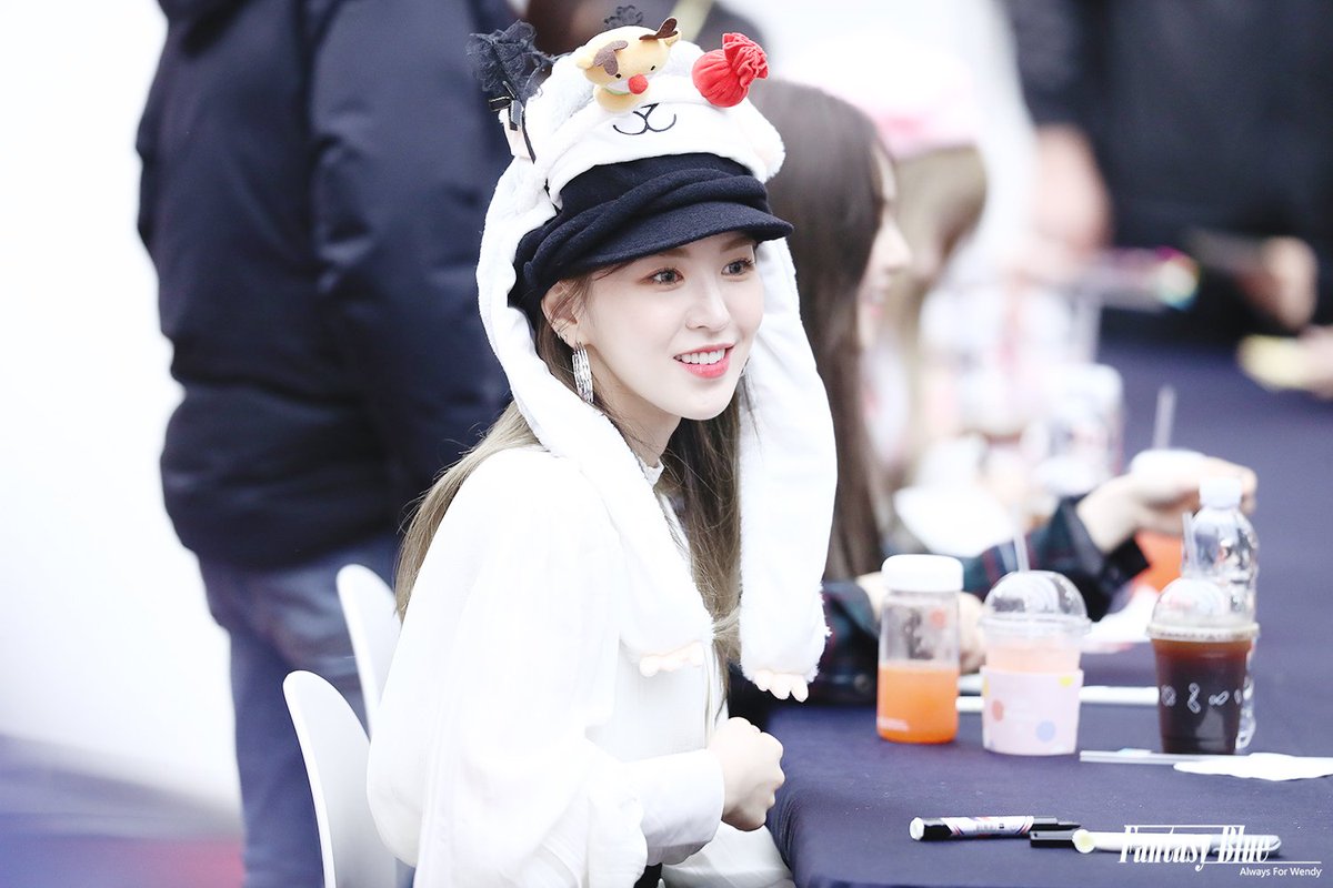 FantasyBlue94's tweet photo. 181203 코엑스 사인회 #웬디 #Wendy #레드벨벳 #RedVelvet https://t.co/YPjtqW8Ae5