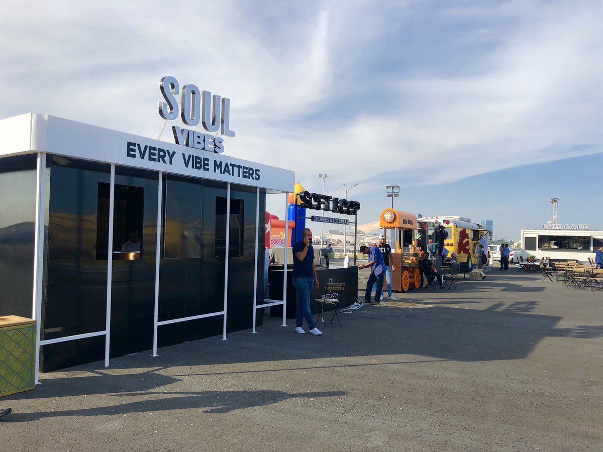 ILQLive's tweet photo. #DBF18 is open today until this Saturday!l from 12pm - 12am! Visit Katara - St.Regis side and enjoy BURGERS! 🍔  It smells amazing here! https://t.co/P4VOJ2UuaN