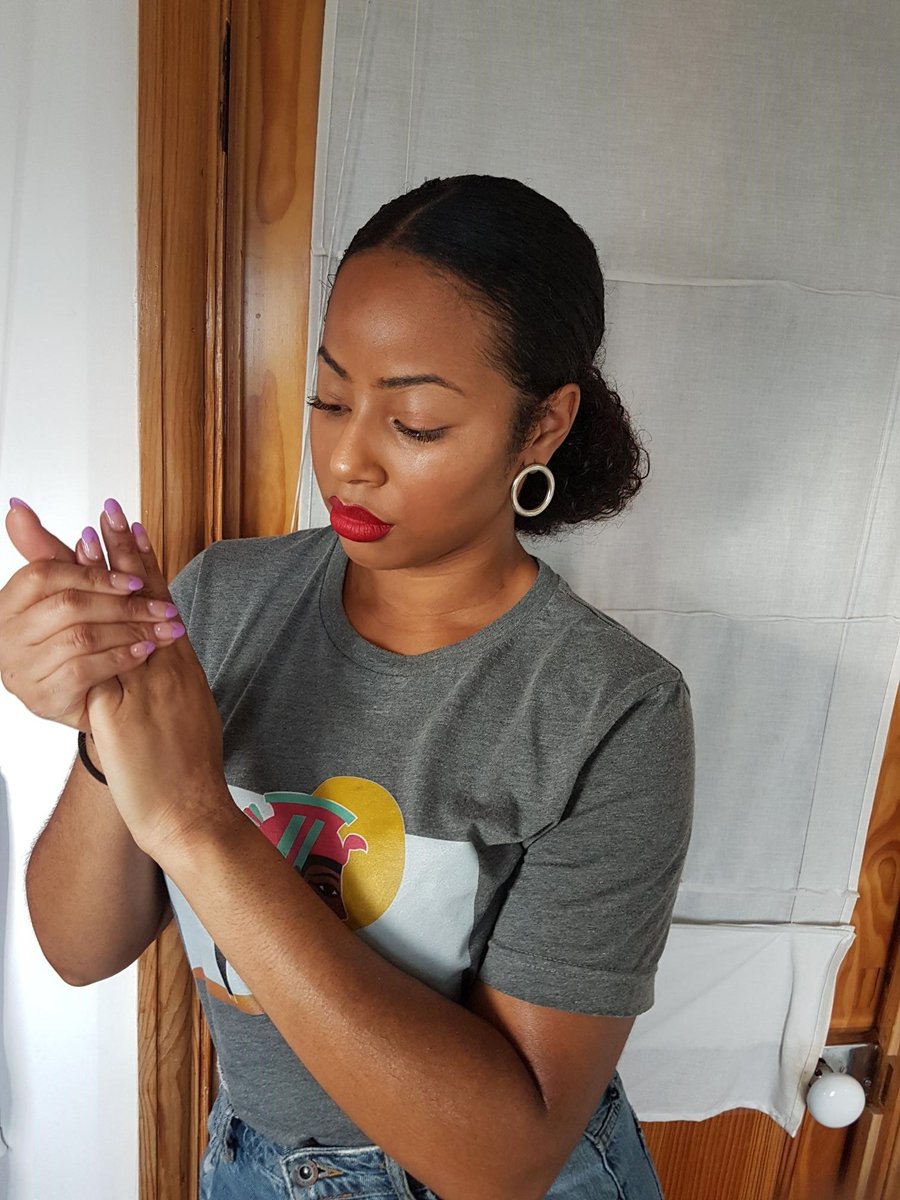 PalmersUK's tweet photo. "I hate the watery consistency of most hand creams, I have dry skin and they do nothing for my hands. The @palmersuk Coconut Oil Formula hand cream is thick, moisturizing &amp; it lasts all day. You can get yours at @superdrug &amp; @bootsuk. #curlture #palmerssquad #ad" - @CurltureUK https://t.co/UsFw9zg0f4