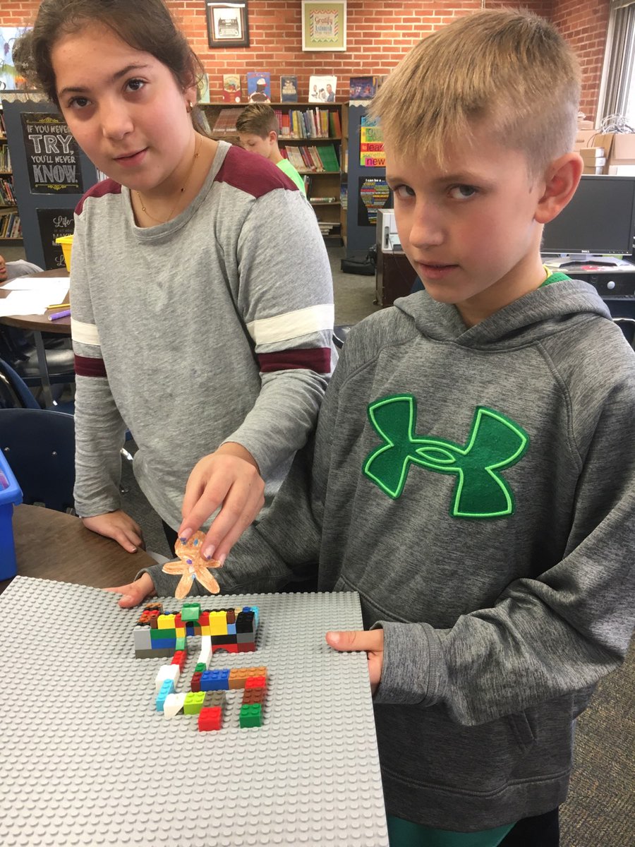 SHUFSDlib's tweet photo. #mwlibrarycoders #librarylife #shufsdlib #inventdreamlearnmake #legocoders #binary #ozobot #hourofcode @shufsdlib @Ozobot https://t.co/676Hekyvrb