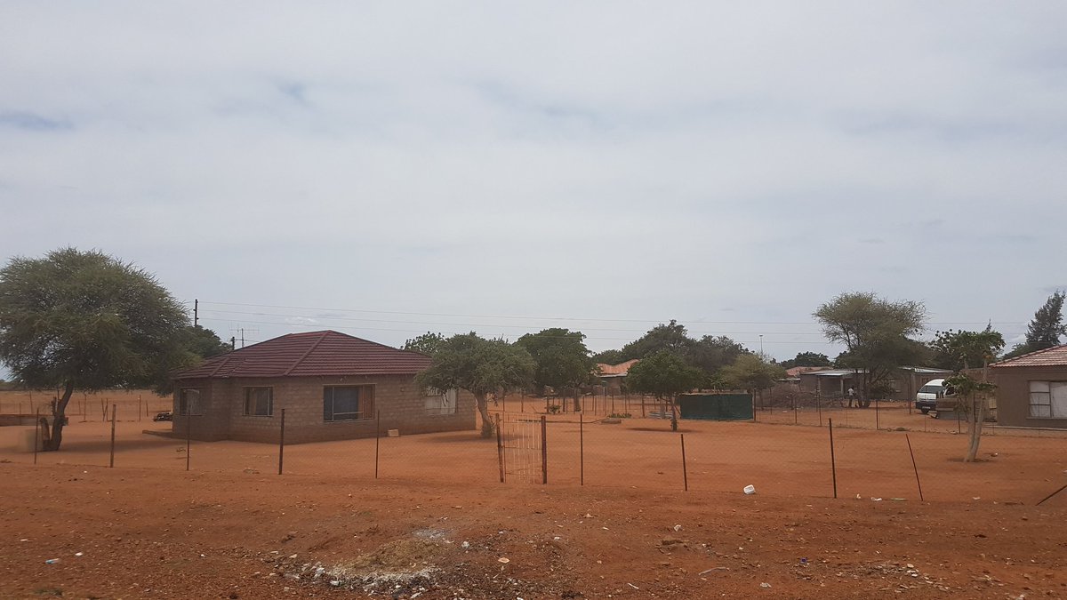 CapricornFMNews's tweet image. The ANC in the Waterberg region says it will attend to the Ga-Seleka situation in #Lephalale but,aggrived residents of Ga-Seleka have vowed to fight back the ANC councillors who are allegedly targeting the Lephalale Unemployment Forum members. TT