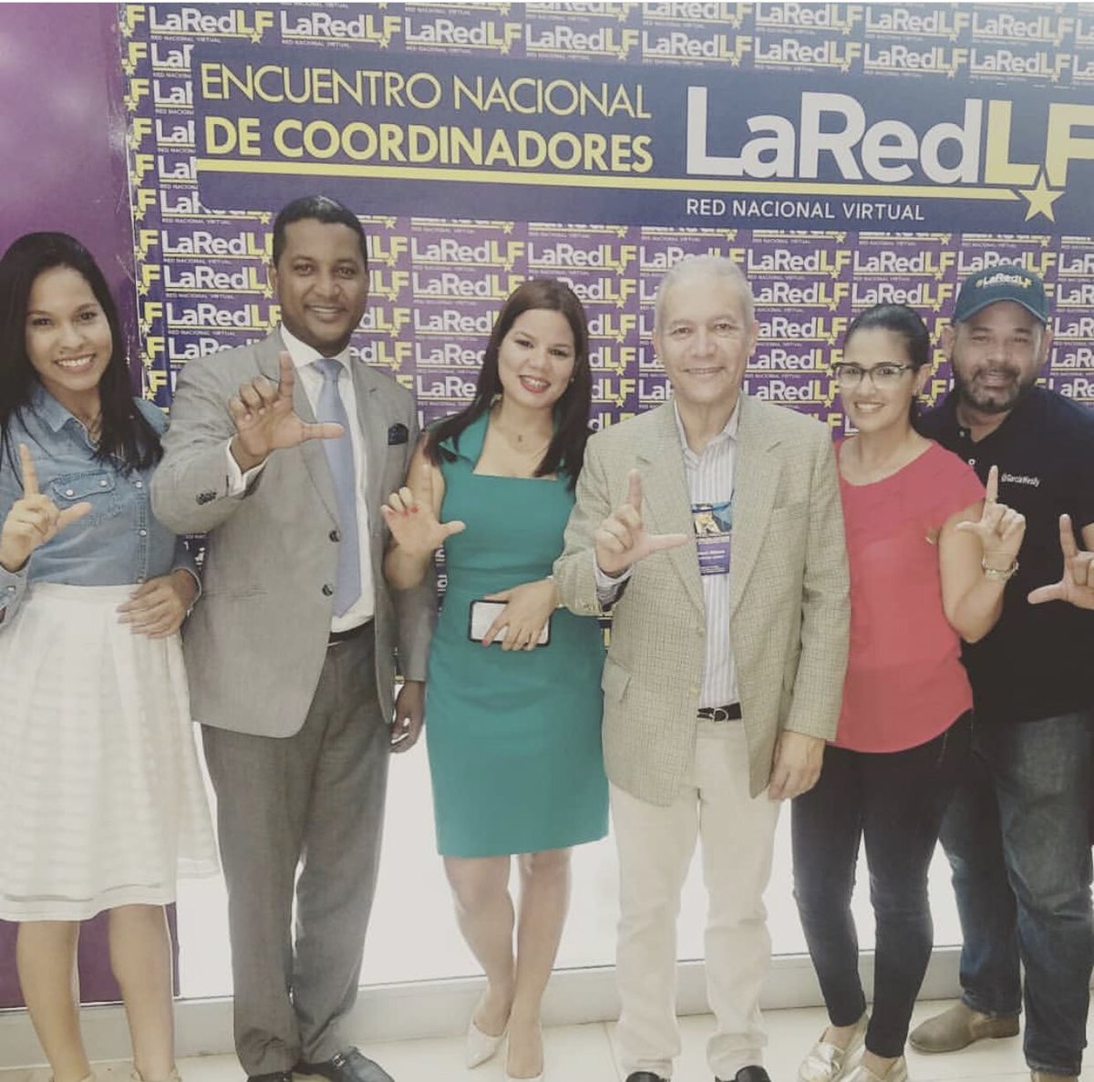 FPcomunica's tweet photo. Hoy celebramos el natalicio de un joven trabajador, inteligente y solidario, el compañero @RAFAsuma en nombre de su equipo de la #RedLF muchísimas felicidades, salud y larga vida! #NoHayMachaAtrás https://t.co/WhoTZoN9xf