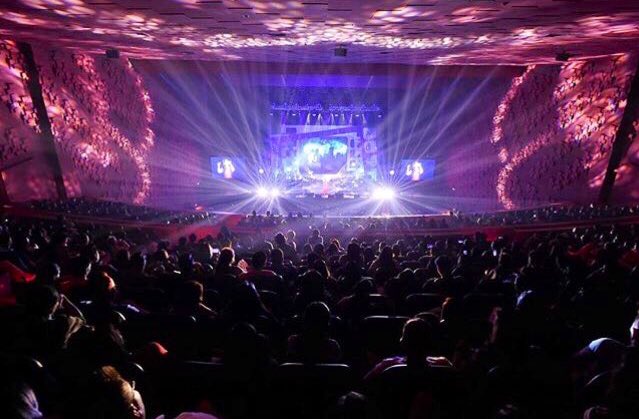 RegineFacts's tweet photo. QUEEN Regine Velasquez is the only artist in history to perform 3 sold out nights at the legendary @NewFrontierPh with more than 8,000 in attendance. @reginevalcasid https://t.co/XmF2Gj5kA6