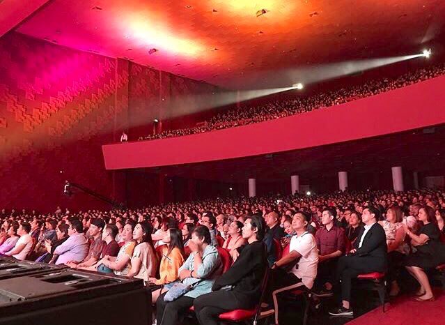 RegineFacts's tweet photo. QUEEN Regine Velasquez is the only artist in history to perform 3 sold out nights at the legendary @NewFrontierPh with more than 8,000 in attendance. @reginevalcasid https://t.co/XmF2Gj5kA6