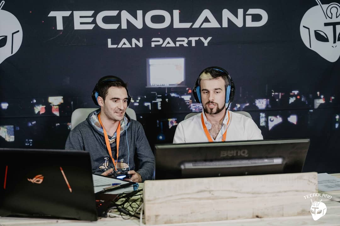 TecnolandAlca's tweet photo. Ya podéis ver todas las fotos de este año en nuestro Facebook!
📸🎮📷🕹️
#Alcañiz
#lanparty #lanpartys #tecnoland
https://t.co/A5l4THO44q https://t.co/V6AOjmaPbe