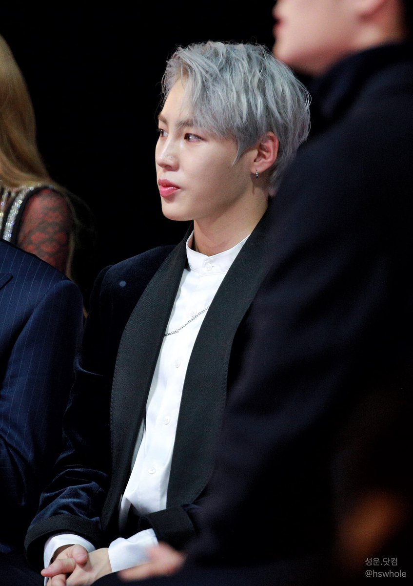 hswhole's tweet photo. 181201 MMA

자꾸 하성운만 보여..

2차가공 NO 로고크롭 NO

#HASUNGWOON #SUNGWOON #하성운 #성운  #ハソンウン #河成云 #워너원 #WANNAONE #봄바람 #불꽃놀이 #SPRINGBREEZE #FLOWERBOMB #MMA #MMA2018 #SPRINGBREEZE6THWIN https://t.co/5XXIZSxpbZ
