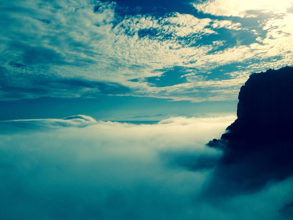 #324eltemps El Tibidabo vist des de Montserrat