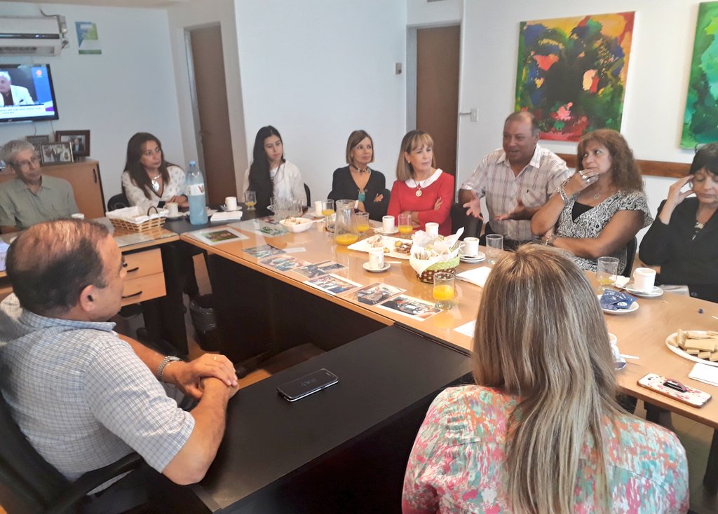 ConcejoCba's tweet photo. 👉En el encuentro el viceintendente @felolabaque tuvo la posibilidad de poder charlar con el personal de la Secretaria legislativa, los avances del #DistritoCiudadano,  su experiencia profesional cómo médico anestesista, y como vive su actual rol como viceintendente. https://t.co/1s5cTiDQf4