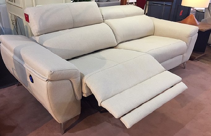 LBS_SOFAS's tweet photo. 👉Aprovecha la PROMOCIÓN del VALE DESCUENTO de #LBSSofás y llévate a casa este modelo que aúna diseño y confort con elegante pata alta metálica y cabezal italiano.
Además!! 🔥Botonera con puerto USB 💖
🎁+INFOhttps://bit.ly/2G0lJGl
#sofascama #sofáscama #sofamadrid https://t.co/UNATRwspZh